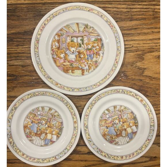 Royal Worcester `WOOSTER BEAR` Adorable 3 Plate Set Fine Porcelain EXCELLENT! - Picture 1 of 11